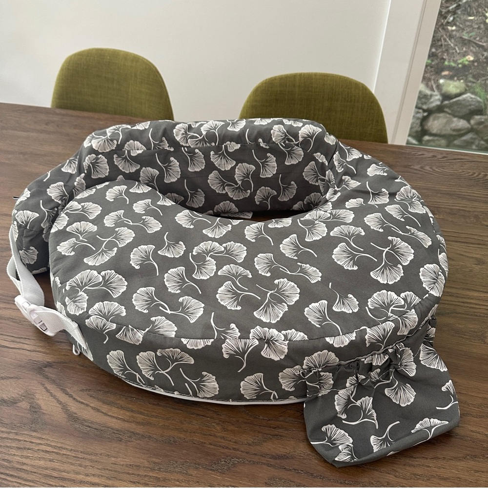 My Brest Friend Nursing Pillow - New!